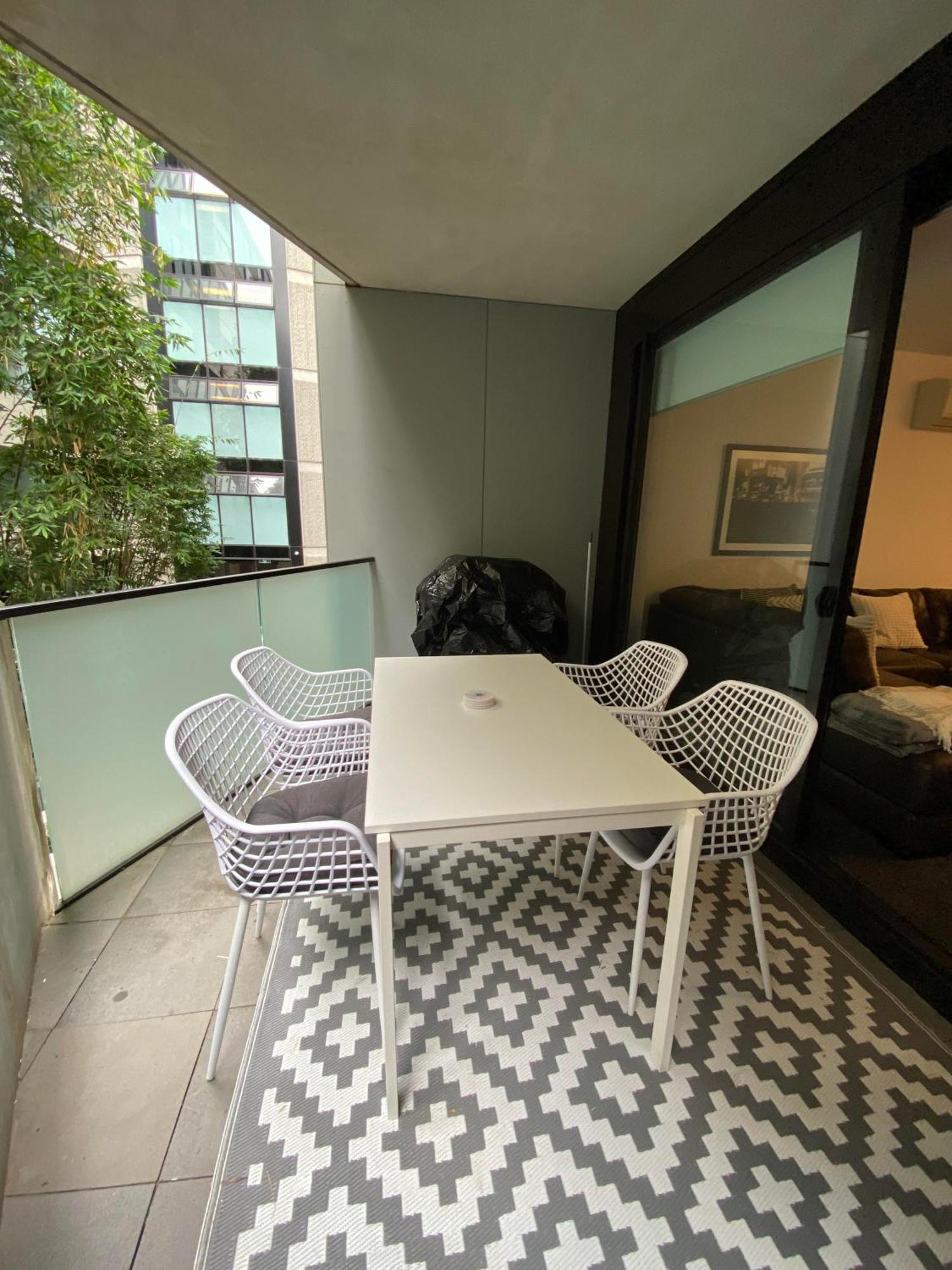 Modern Quiet 1 & 2 Bed Apt Opposite Albert Park Melbourne Kültér fotó